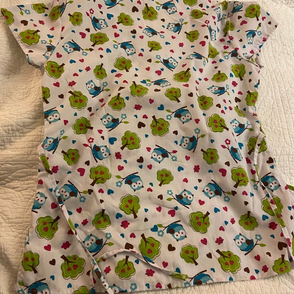 365 Work & Wear Scub Top Owls, trees and hearts - Picture 3 of 3